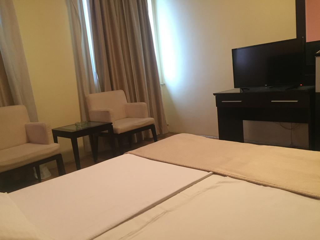 Hotel Beograd Lukavica ห้อง รูปภาพ